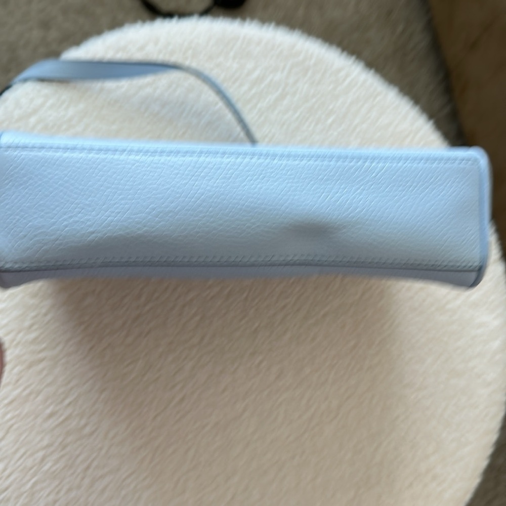 Tory Burch baby blue crossbody - Picture 2 of 12
